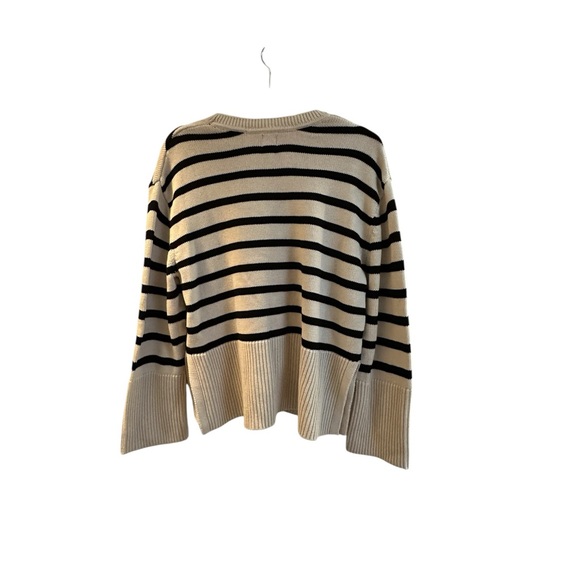 Gap Striped Black and Cream Sweater - Picture 2 of 3